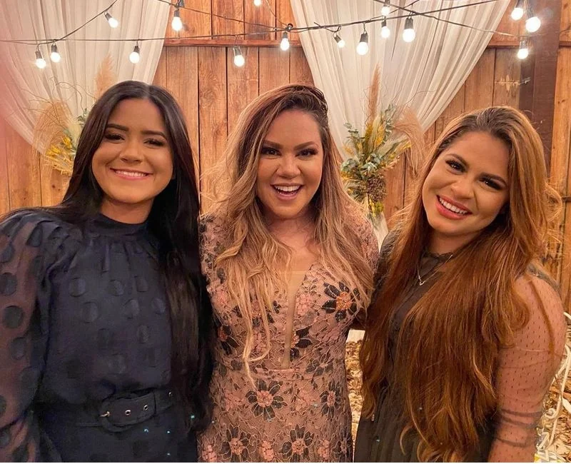 Valesca Mayssa e Stella Laura gravam participação em clipe da cantora Sarah Farias no Rio de Janeiro/RJ