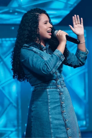 Sara Evelyn alcança 500 mil visualizações no YouTube com “O Não de Deus”