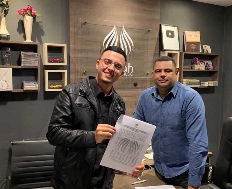 Samuel Garcias assina contrato com a Todah Music!